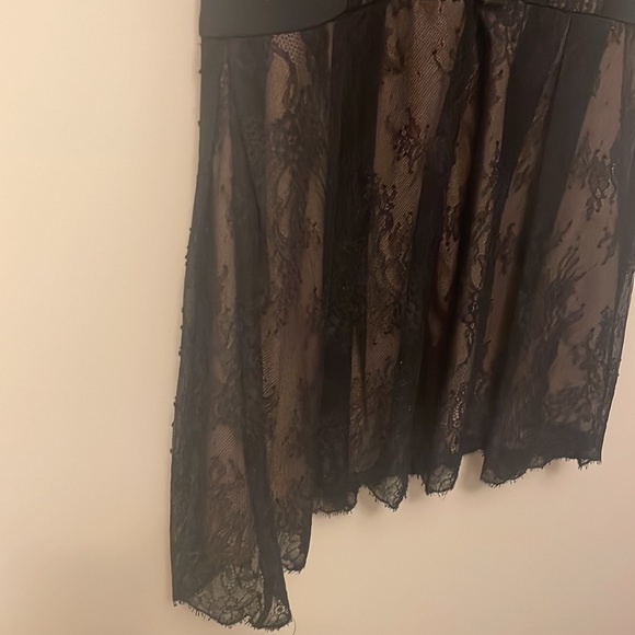 ✨BCBG MaxAzria LBD👗- Size 12 - Picture 8 of 10